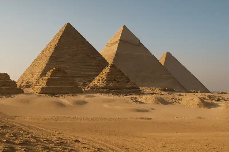 The three pyramids of Giza with the Great Pyramid of Khufu, Egypt